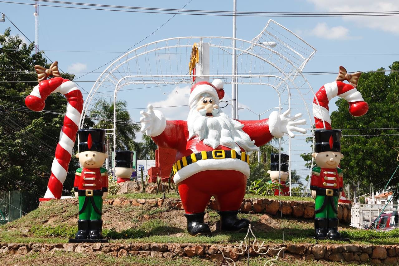El Ayuntamiento de Mérida se prepara para iniciar la decoración navideña de la ciudad
