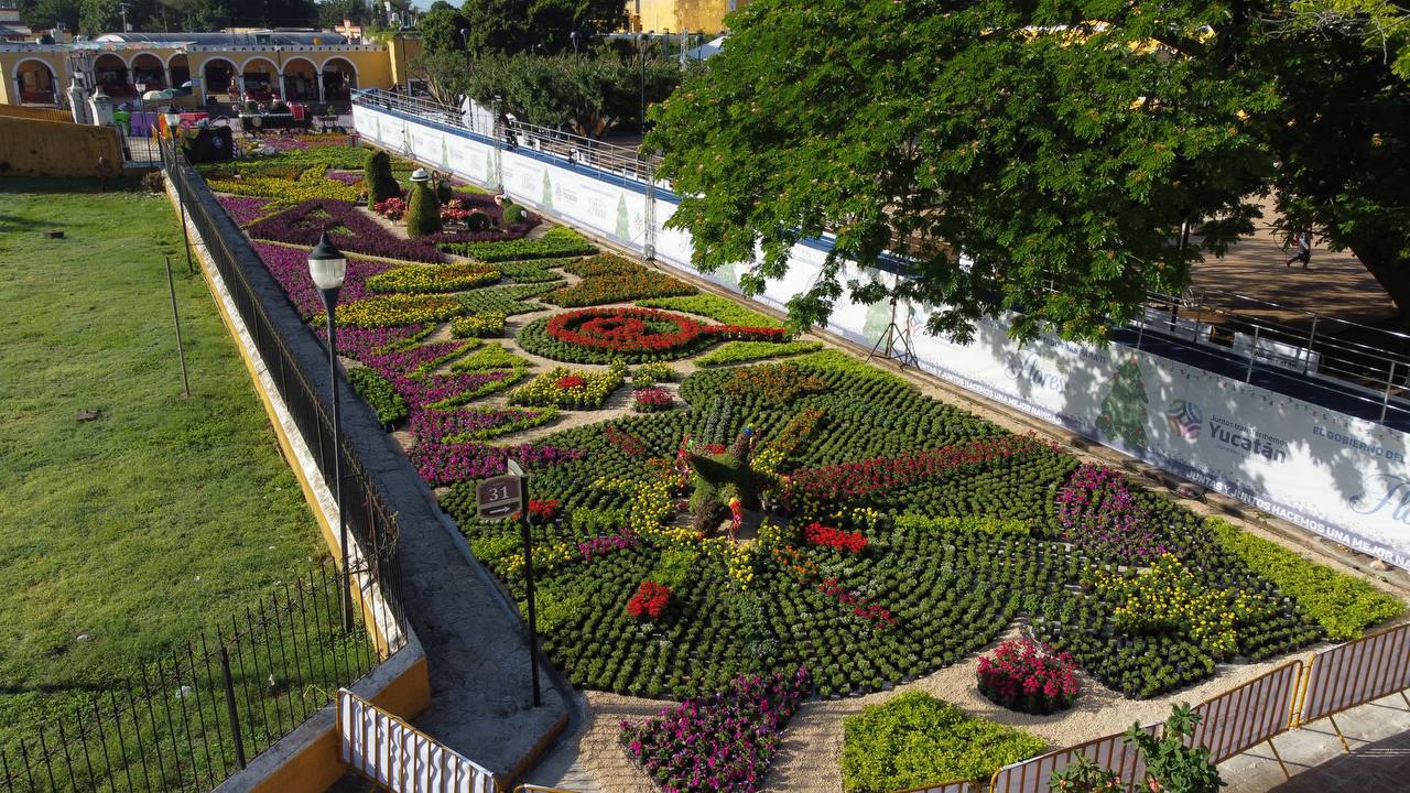 Familias del interior del estado disfrutan del Paseo Navideño de las Flores