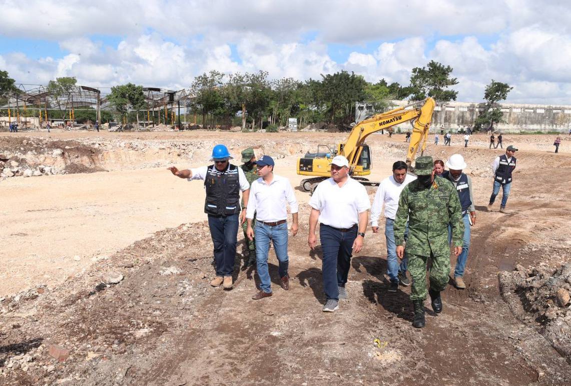 Realiza el Gobernador Mauricio Vila Dosal un recorrido por los avances de la obra del Gran Parque de La Plancha