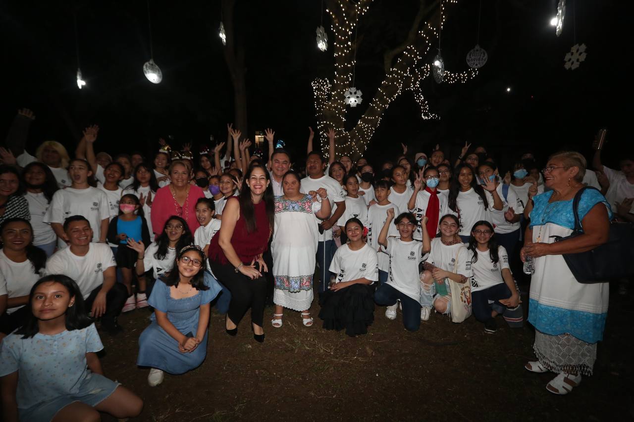 Se enciende la navidad en el Centro Estatal de Bellas Artes de la Segey