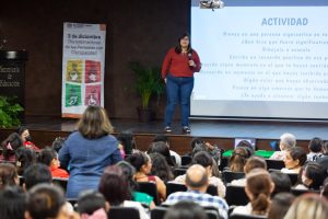 Docentes participan en jornada de actualización en el marco del Día Internacional de las Personas con Discapacidad