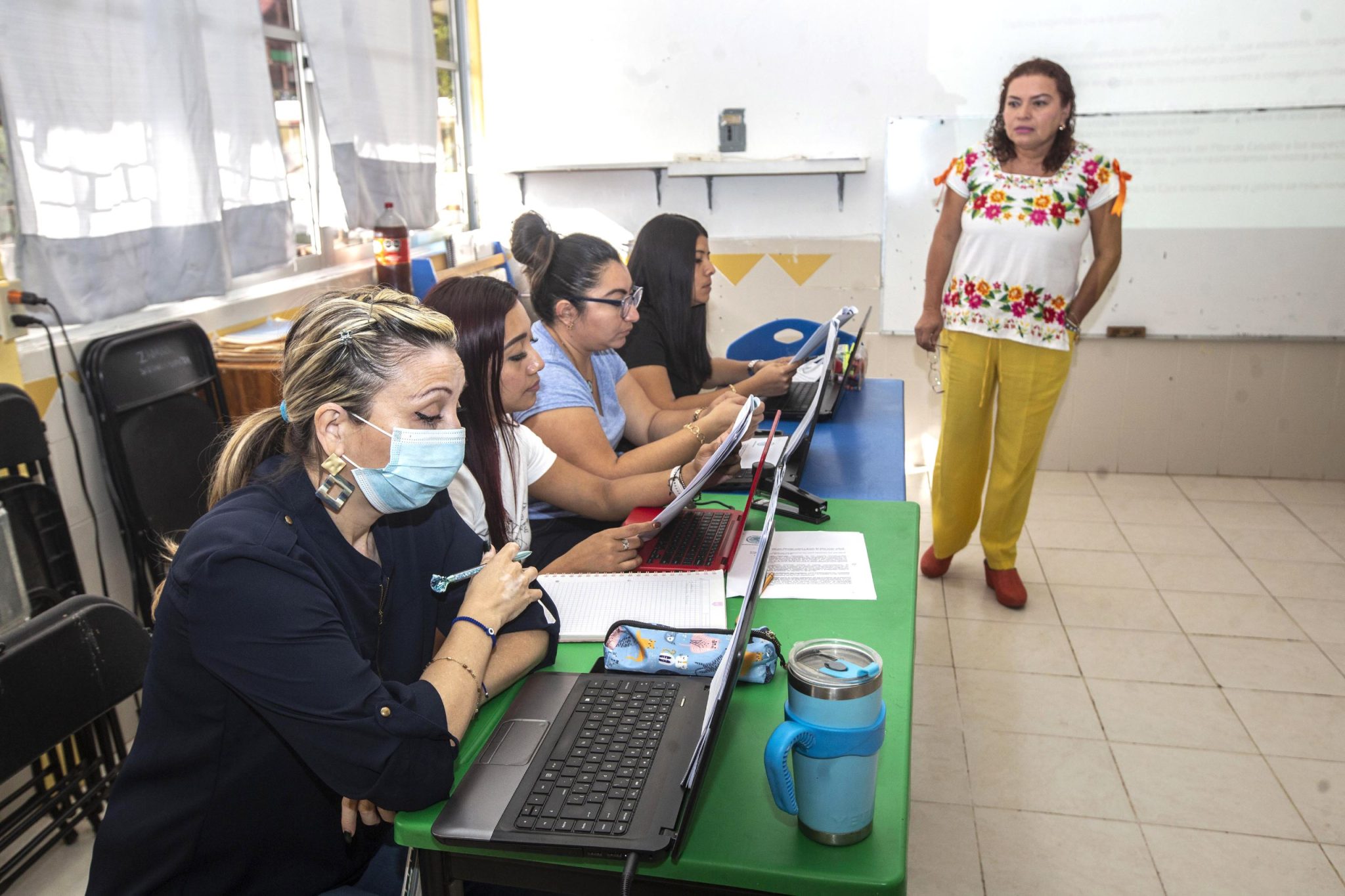 Se abren espacios de formación continua para 9 mil figuras educativas del nivel básico