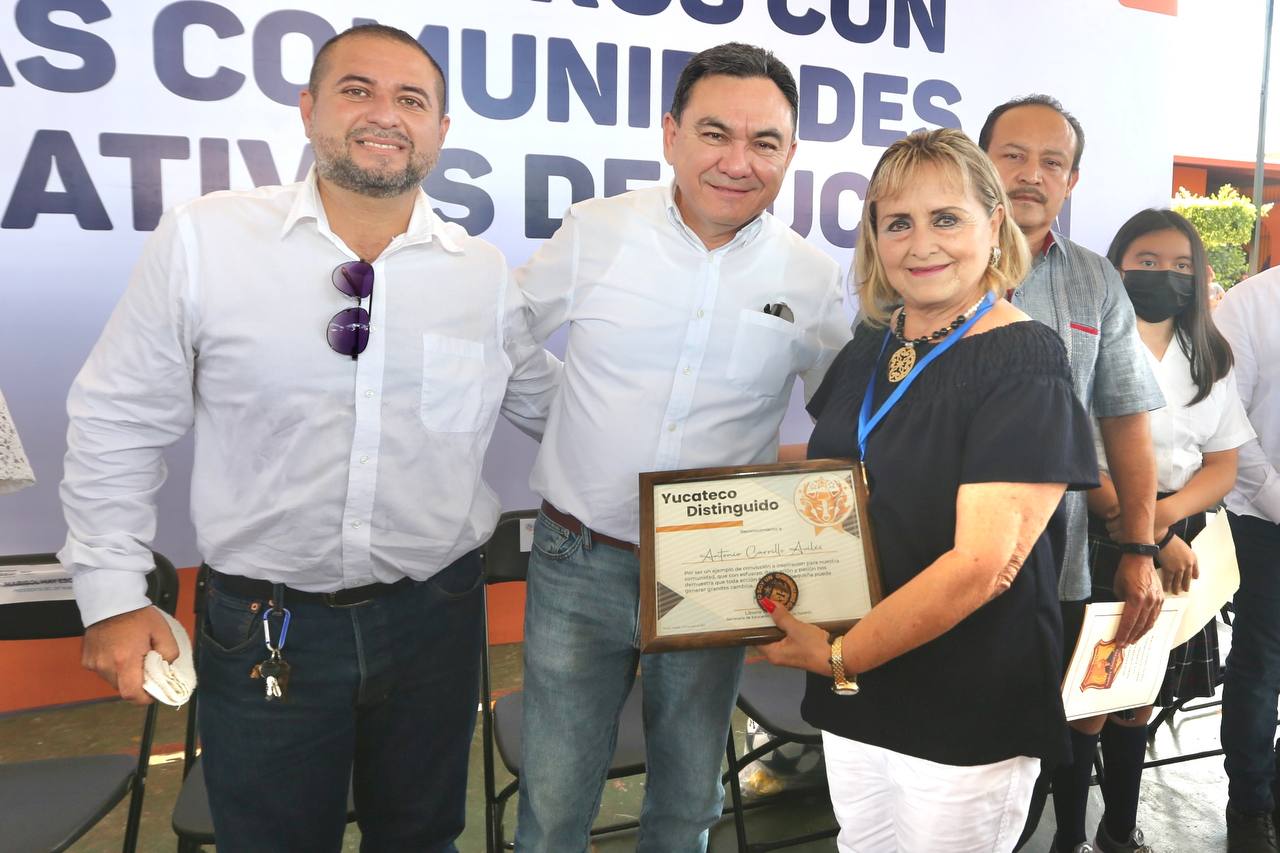 Atención cercana a las comunidades educativas del interior del estado