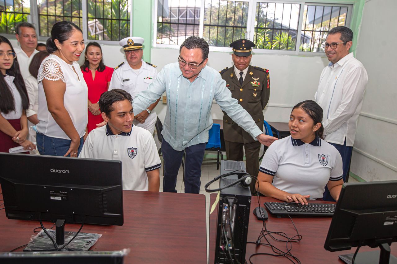 Conmemoran el natalicio de José Vasconcelos con la comunidad educativa