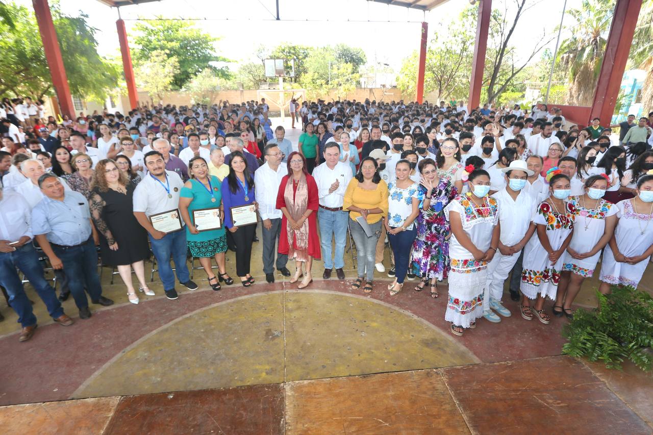 Titular de la SEP y de la Segey se reúnen con comunidades educativas en Mérida