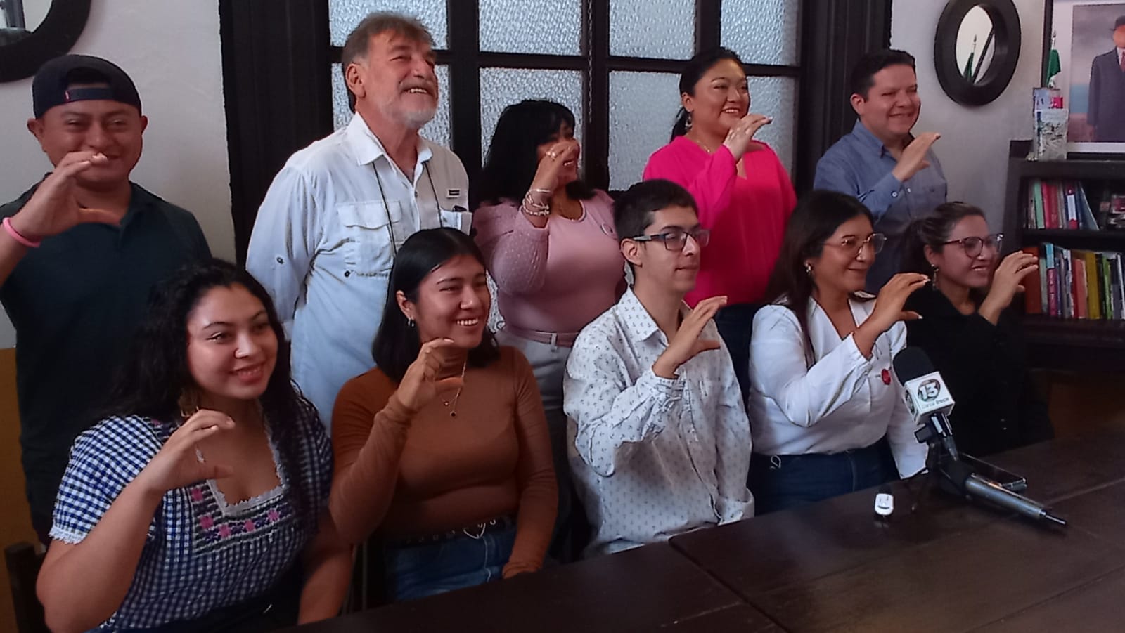 Jóvenes promocionan la imagen de Claudia Sheinbaum para que sea la candidata de Morena