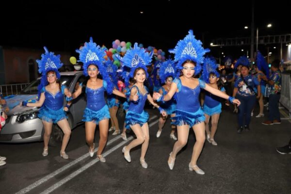El Carnaval de Kanasín 2025 arrancó con el espectacular desfile ‘Sábado de Fantasía’, encabezado por el alcalde Edwin Bojórquez y con la presencia de Poncho de Nigris. ¡Mira los detalles y prepárate para el Domingo de Bachata!