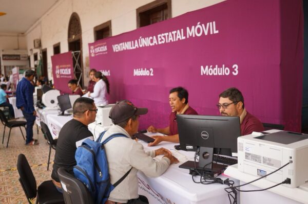 El Gobierno del Renacimiento Maya lanza la Ventanilla Única Estatal Móvil en Tecoh, brindando acceso a más de 150 trámites y servicios del Gobierno del Estado. Con un modelo itinerante, busca fomentar la equidad y mejorar el acceso a los servicios públicos en Yucatán.