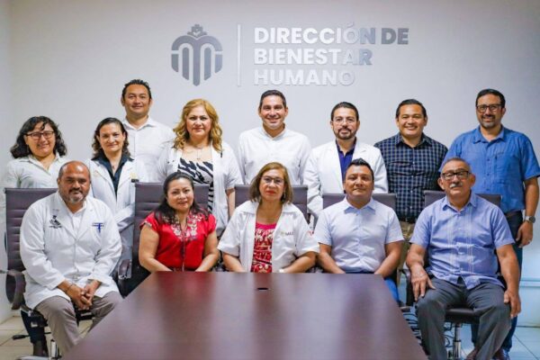 El Ayuntamiento de Mérida, encabezado por Cecilia Patrón Laviada, refuerza los servicios de prevención de la tos ferina ante el aumento de casos en México. Se fortalecen estrategias de vacunación y promoción de medidas de higiene para proteger a la población vulnerable.