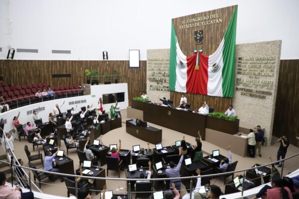 El Congreso de Yucatán aprobó la lista de candidaturas para la elección del Poder Judicial, excluyendo a un magistrado por incumplimiento de la normativa de género. También aprobó una reforma para la digitalización de trámites.