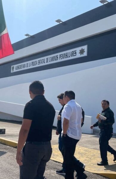 El exalcalde de Valladolid, Alfredo Fernández Arceo, fue vinculado a proceso por concusión tras denuncias de cobros indebidos a restaurantes. Un juez le impuso medidas cautelares mientras avanza el proceso judicial.