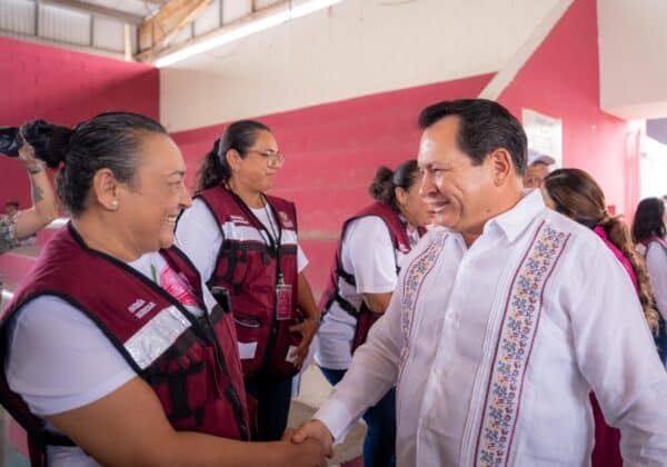 El Gobierno de Yucatán lanzó el programa Mujeres Renacimiento, que otorgará apoyos económicos bimestrales de 2,500 pesos a 15 mil madres autónomas. Consulta los requisitos y cómo registrarte.