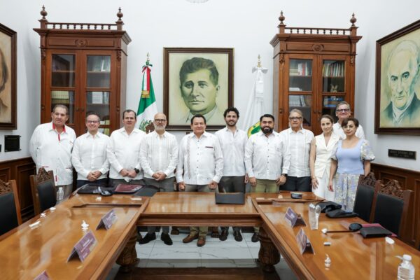 El Gobierno de Yucatán y Banco Santander refuerzan lazos para impulsar grandes proyectos estratégicos, como el Puerto de Altura de Progreso y el Tren Maya, fortaleciendo así el desarrollo económico incluyente, innovador y sustentable en el estado.