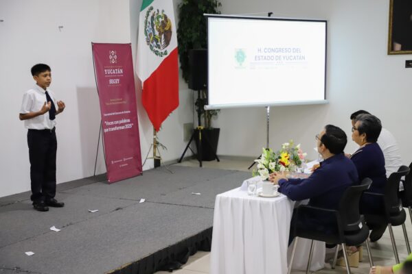 El Congreso de Yucatán fue sede de la final del concurso “Voces con Palabras que Transforman”, donde estudiantes de secundaria destacaron por su talento en oratoria en español y lengua maya. La SEGEY reafirma su compromiso con la educación cívica y cultural.